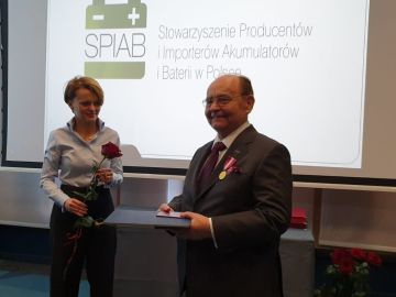 Jacek Bąk, założyciel AUTOPART-u odznaczony przez Prezydenta RP
