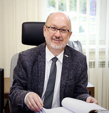 Jan Dróżdż, vicepresidente, direttore finanziario